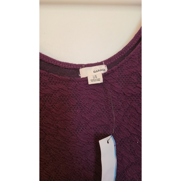 Cute Deep sweater style shirt - Picture 2 of 2